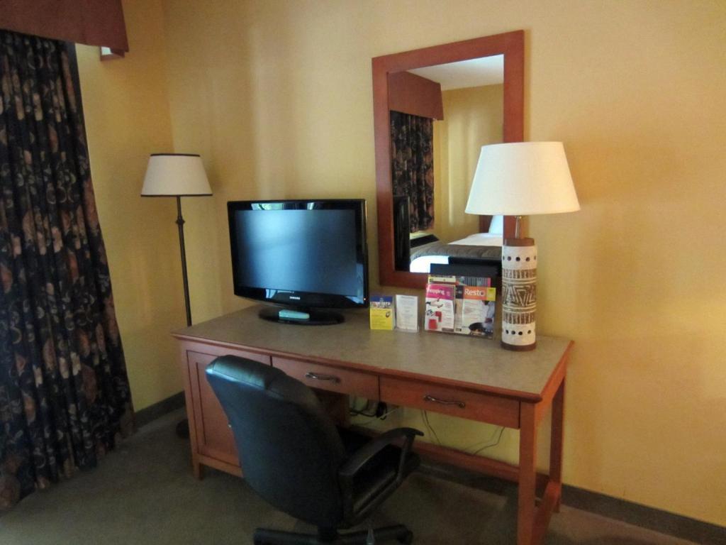 Hotel St-Bernard Saint-Bernard-de-Lacolle Habitación foto
